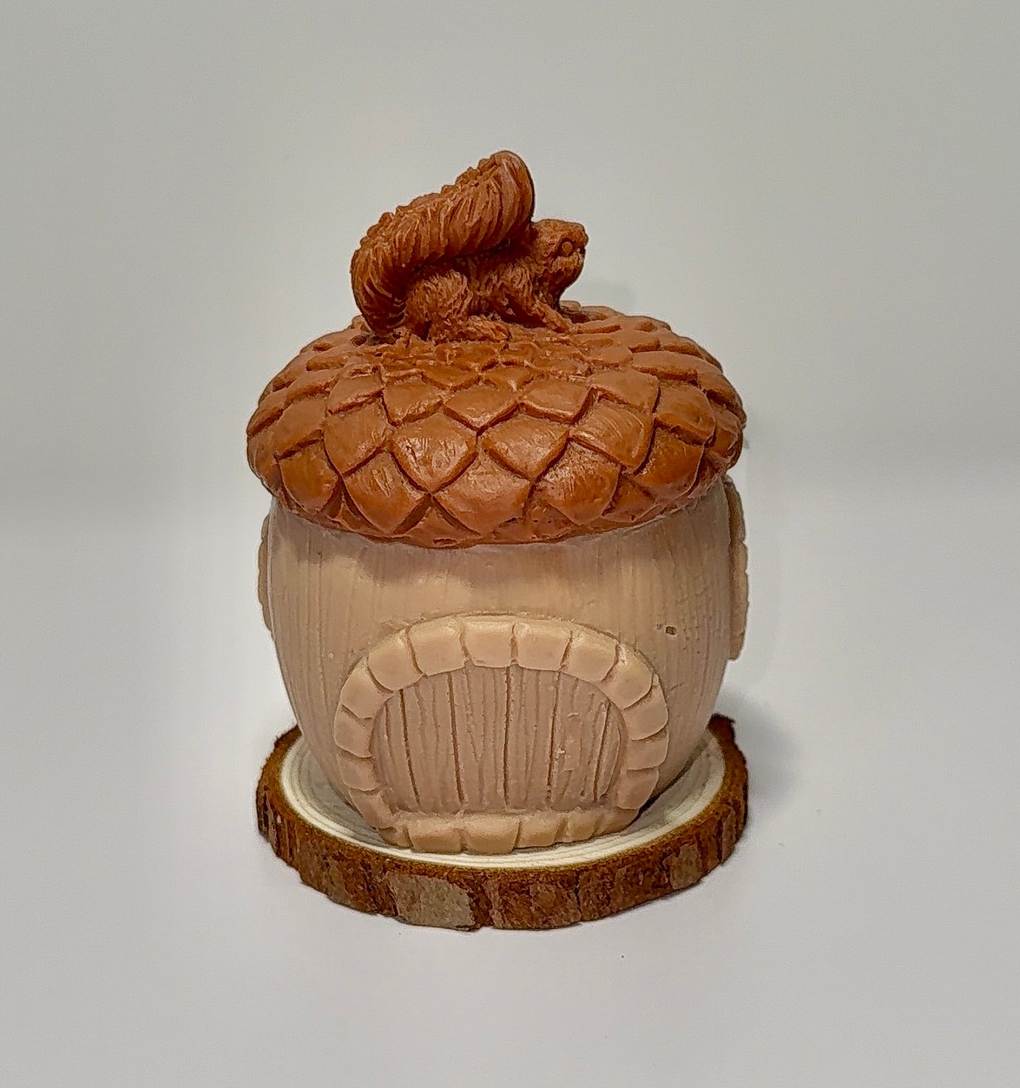 🌰 Acorn Squirrel House Candle Figurine 🐿️. Choose color and scent. image 0