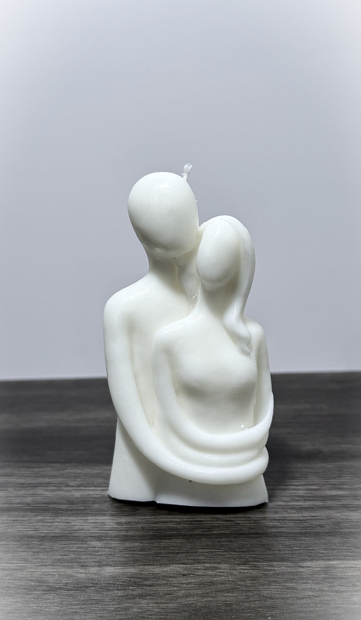 Eternal Embrace – Sculpted Couple Candle image 1