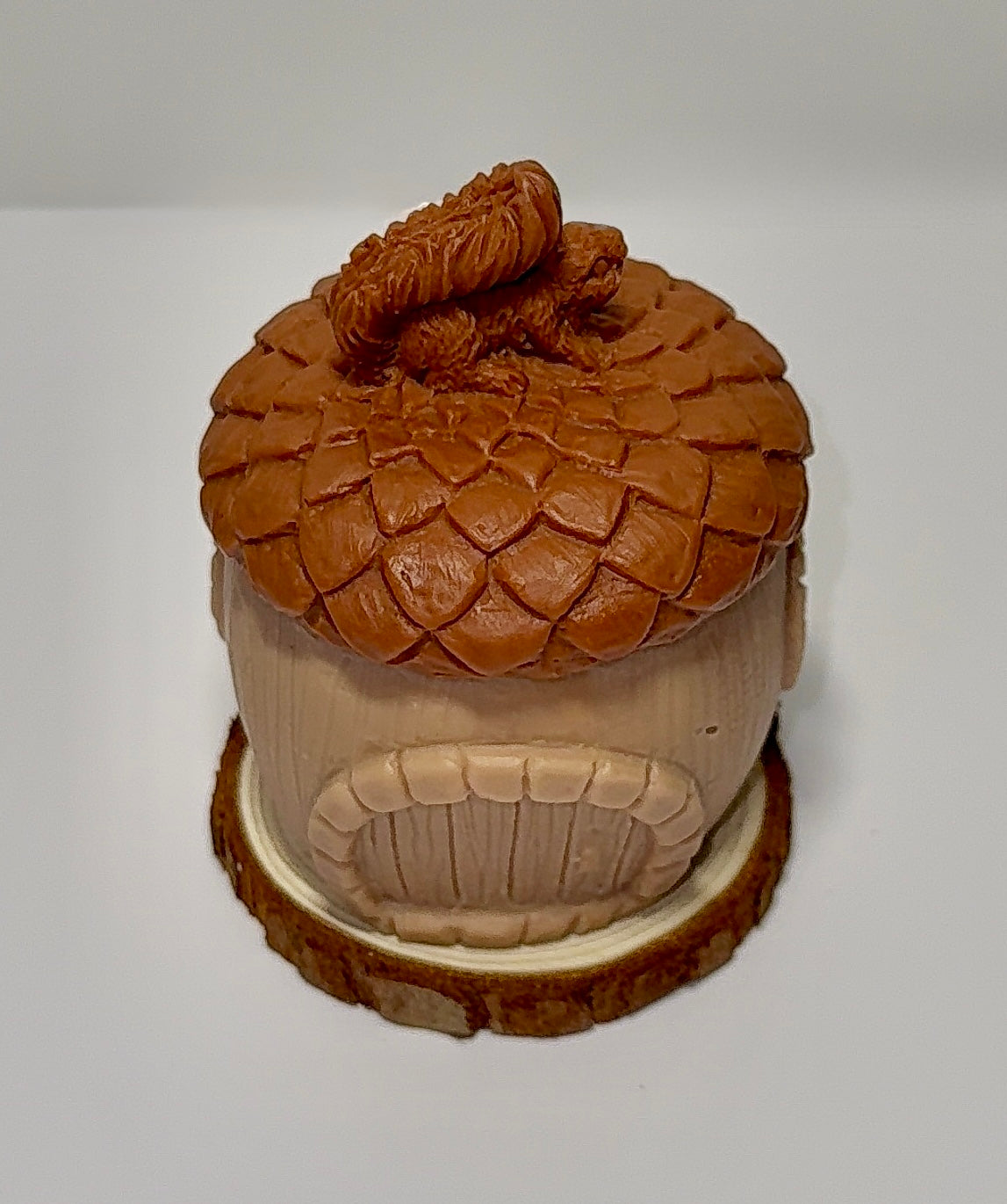 🌰 Acorn Squirrel House Candle Figurine 🐿️. Choose color and scent. image 4