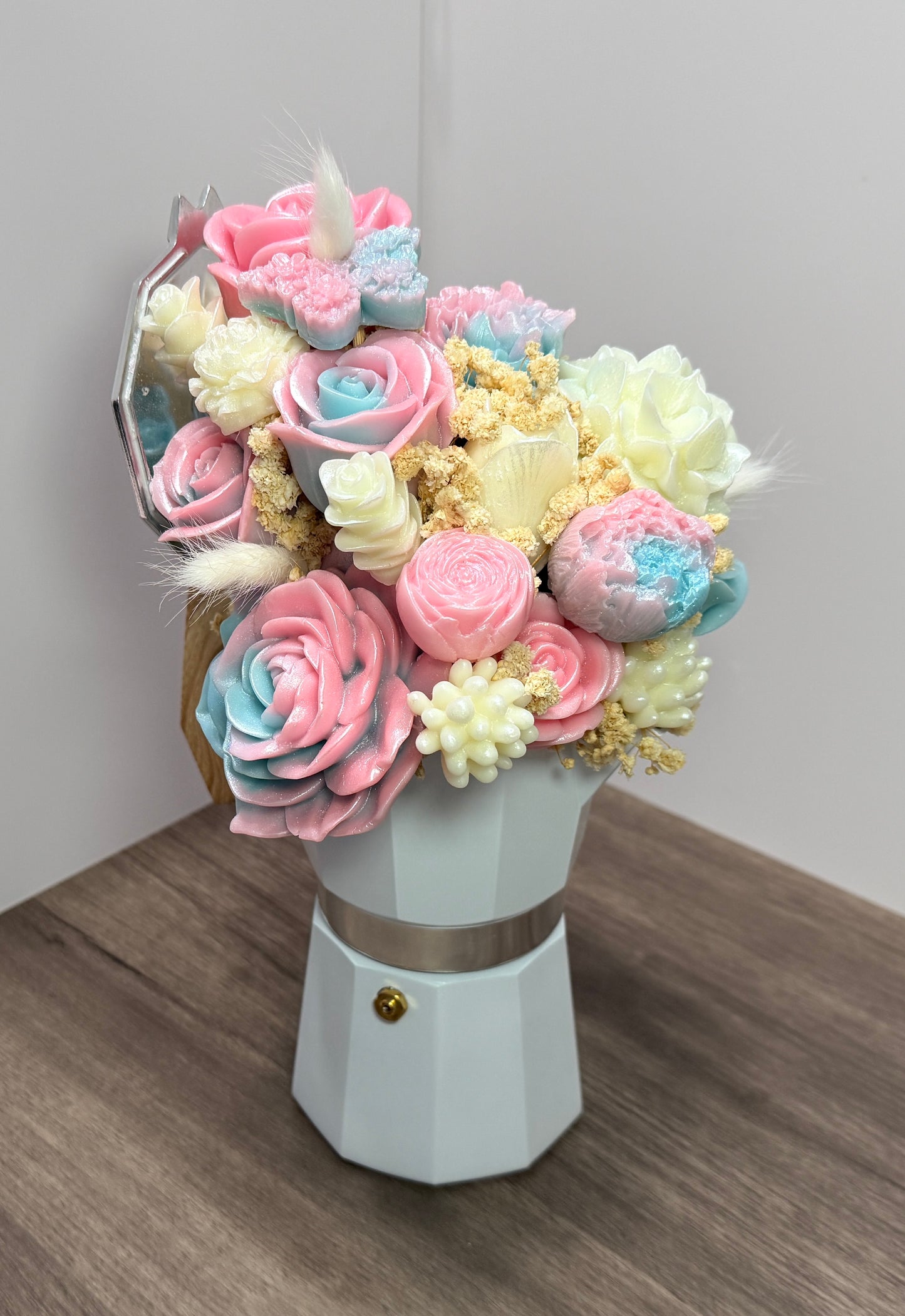 Handcrafted Floral Wax Coffee Maker Bouquet Candle: Sculpted Blooms, Scented Home Decor