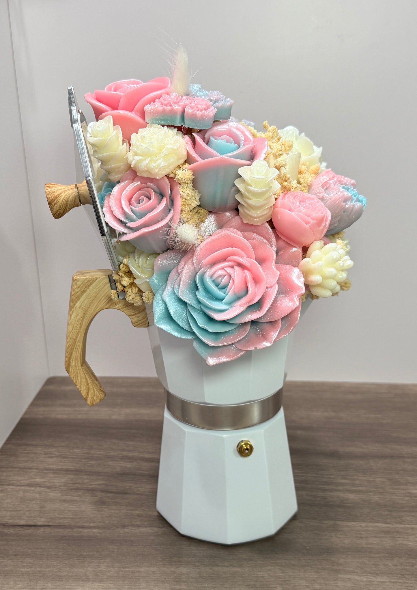 Handcrafted Floral Wax Coffee Maker Bouquet Candle: Sculpted Blooms, Scented Home Decor