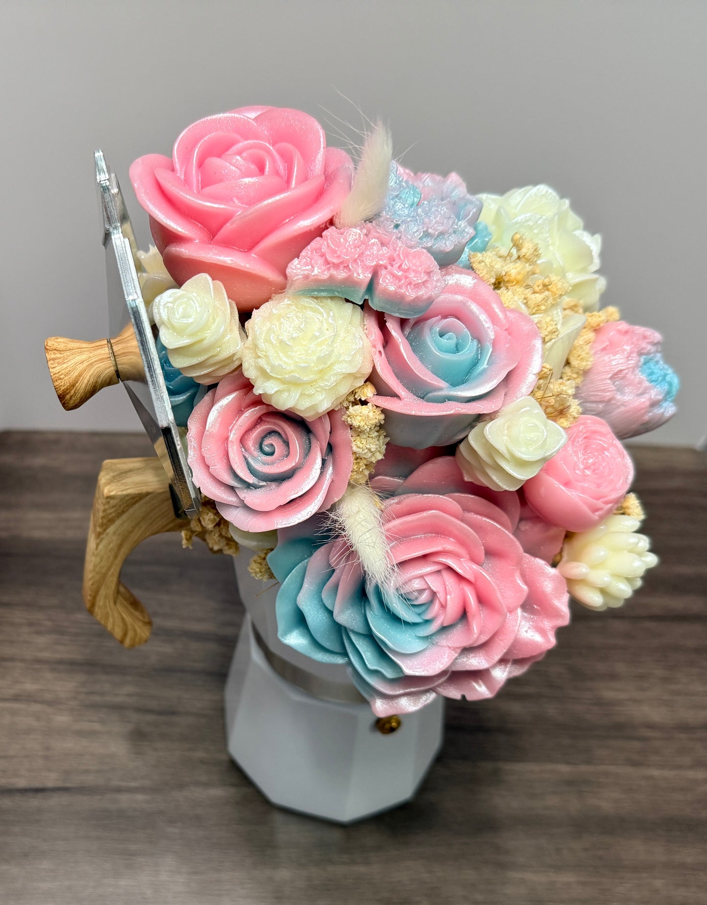 Handcrafted Floral Wax Coffee Maker Bouquet Candle: Sculpted Blooms, Scented Home Decor