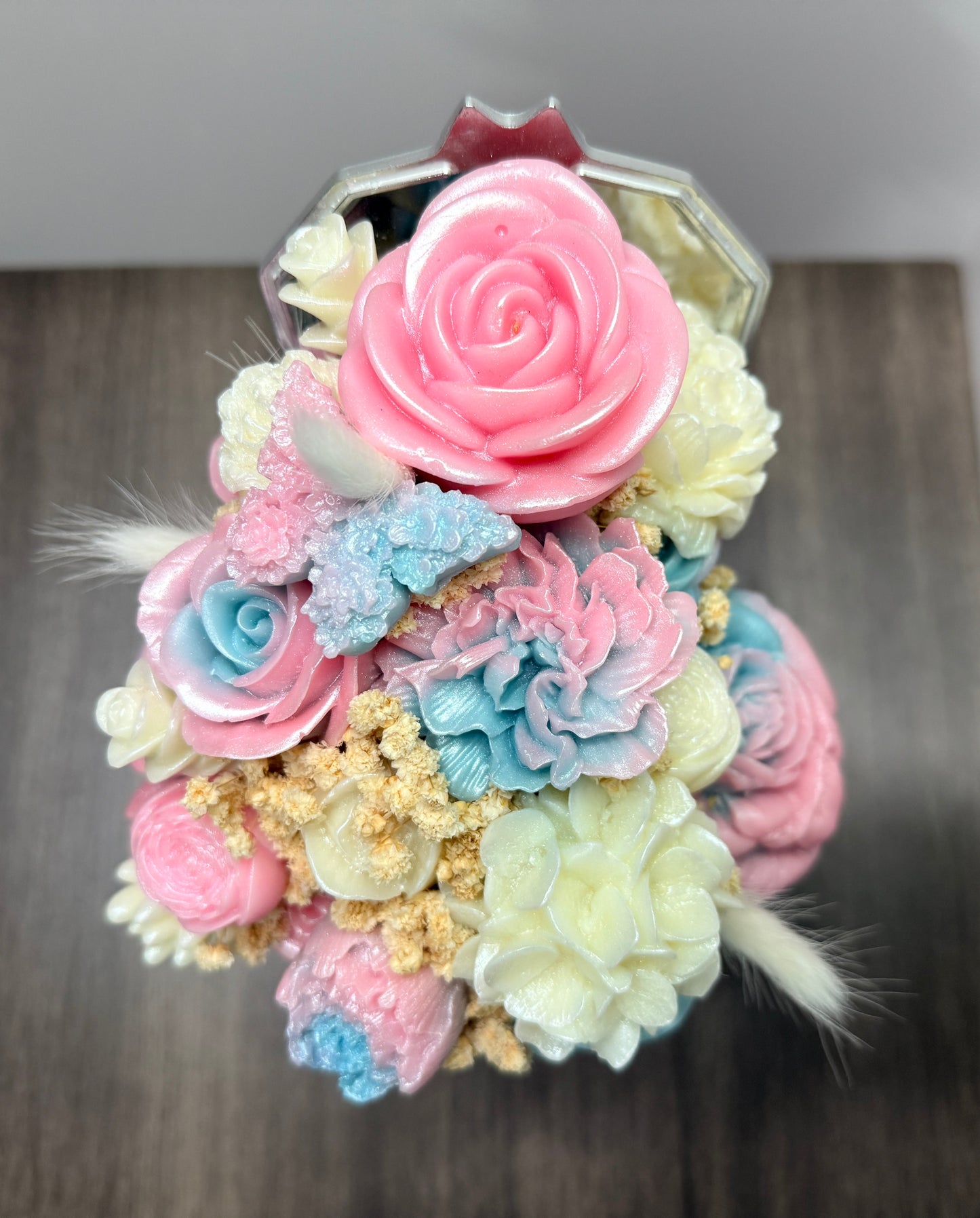 Handcrafted Floral Wax Coffee Maker Bouquet Candle: Sculpted Blooms, Scented Home Decor