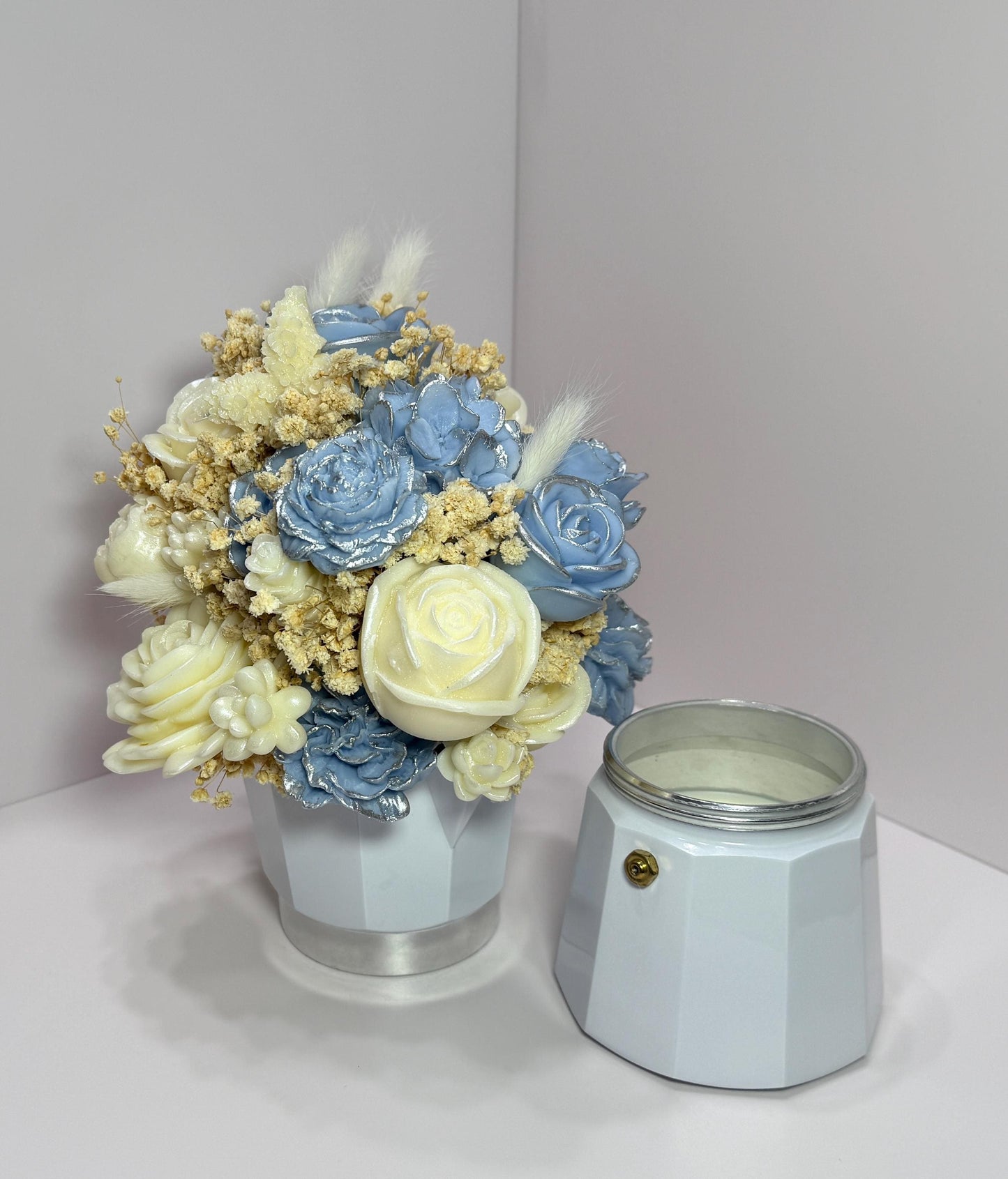 Handcrafted Floral Wax Coffee Maker Bouquet Candle: Sculpted Blooms, Scented Home Decor