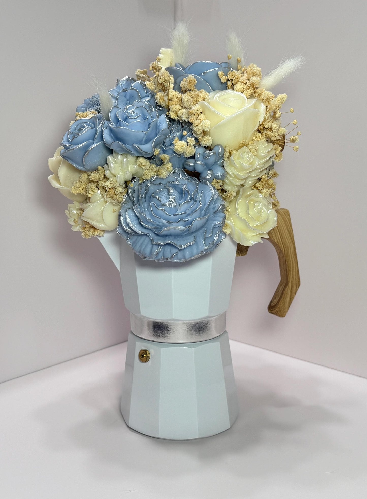Handcrafted Floral Wax Coffee Maker Bouquet Candle: Sculpted Blooms, Scented Home Decor