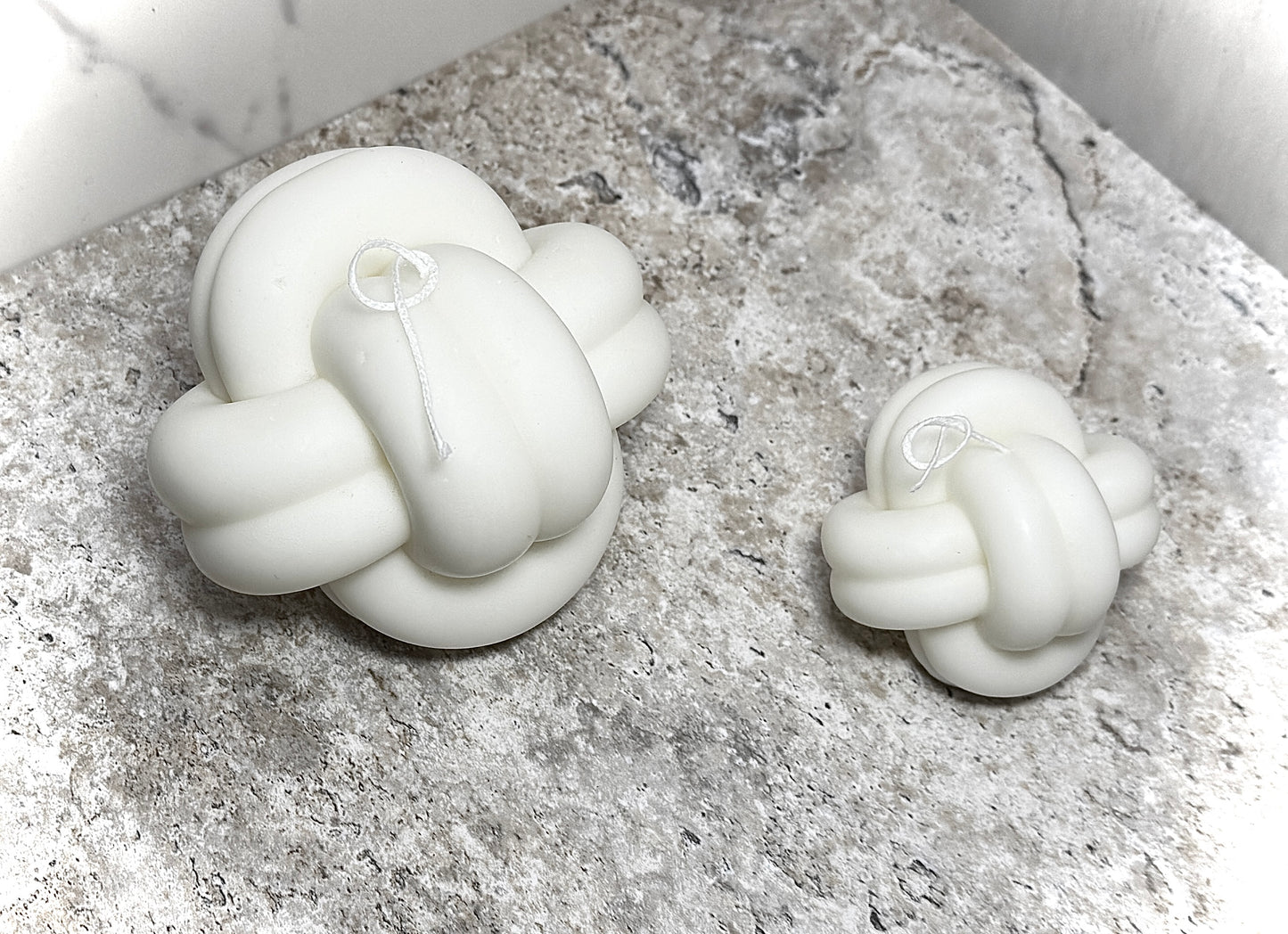 Modern Knot Candle Set of 2– Sculptural Elegance with Custom Color & Scent image 2